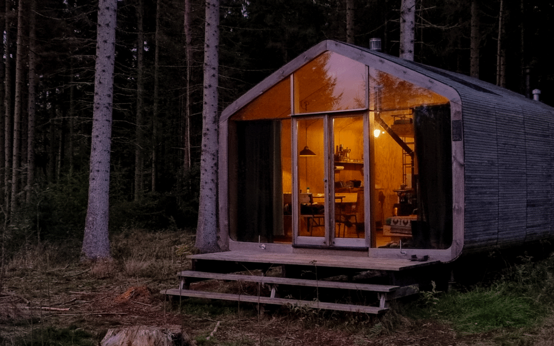 Freedom and Nature Connection: Off-Grid Luxury Home Designs