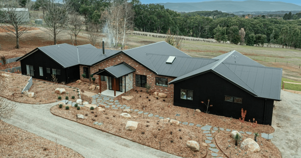 Custom Built Homes_ 6 Features That Set Them Apart From Volume Builder Homes Custom Built Homes_ 6 Features That Set Them Apart From Volume Builder Homes