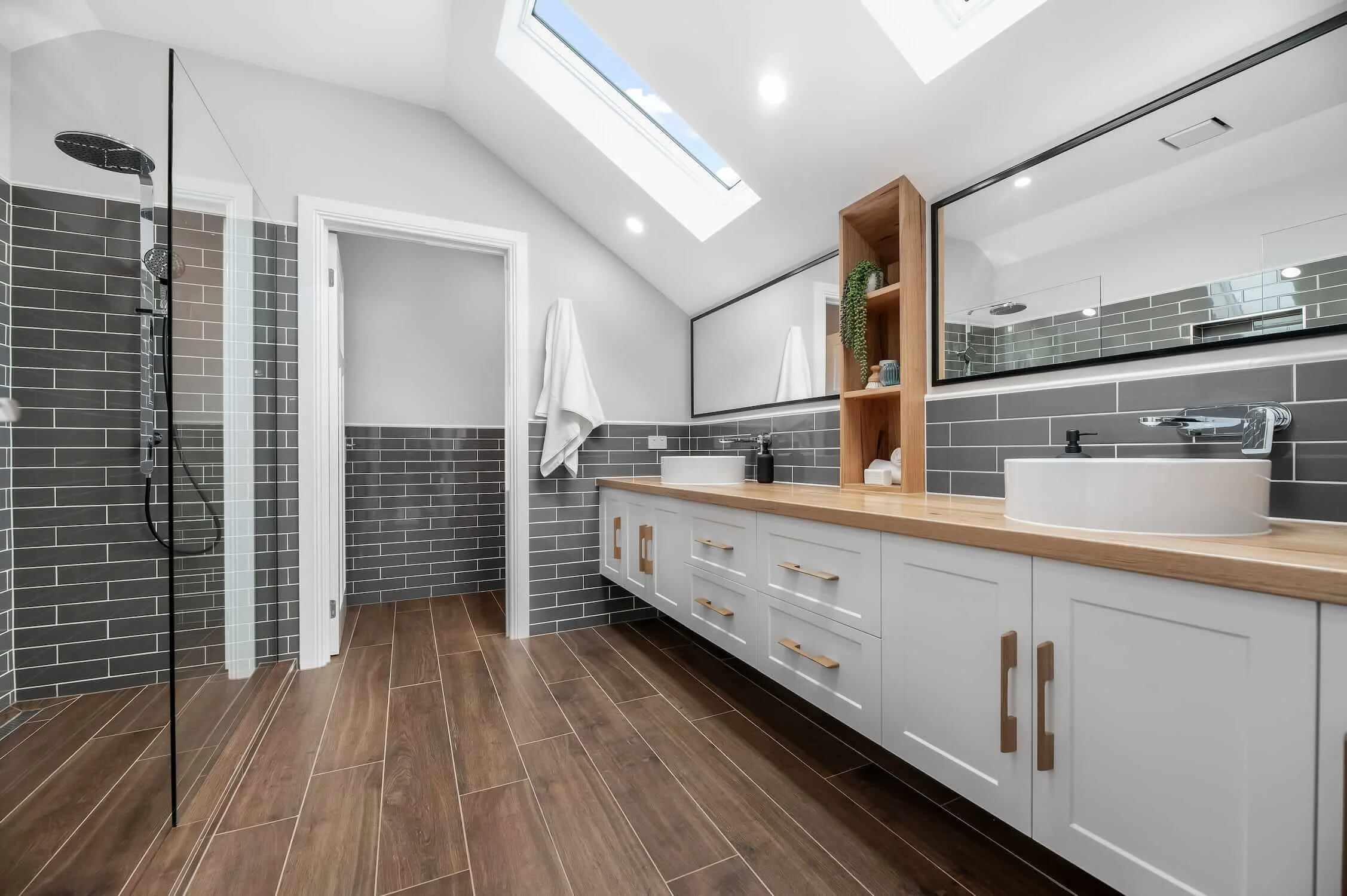Luxury Custom home | Ormond | Bathroom